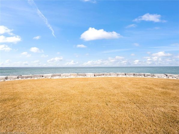 484 Millen Rd #2, Stoney Creek, ON L8E 6G4