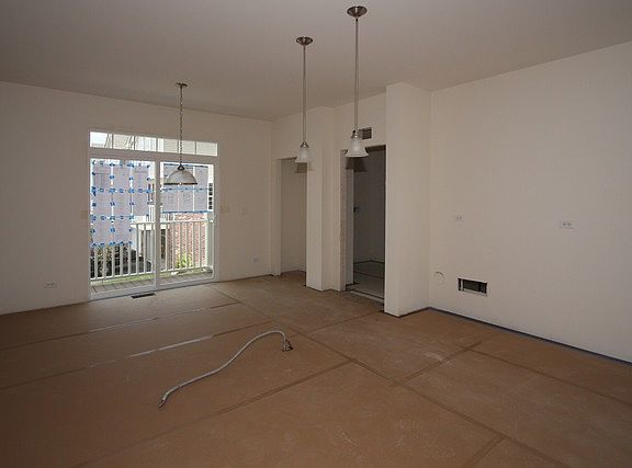 3rd image of 10555 154th Pl