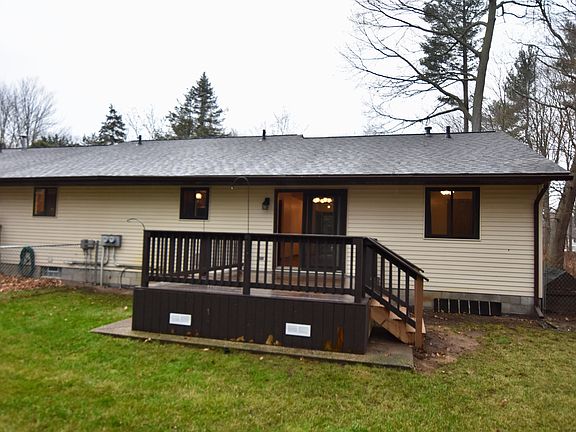 3rd image of 15849 Mercury Dr #4