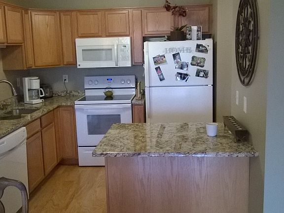3rd image of 2231 Penn Place #Unit 106