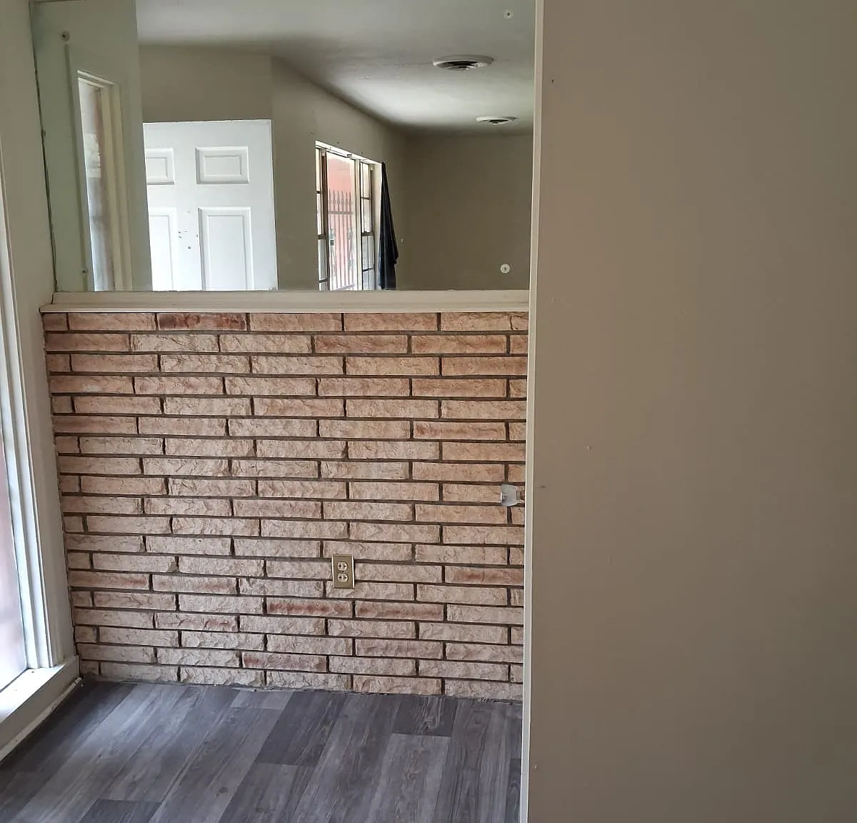 1110 Shalimar Drive - 1 — Photo 3