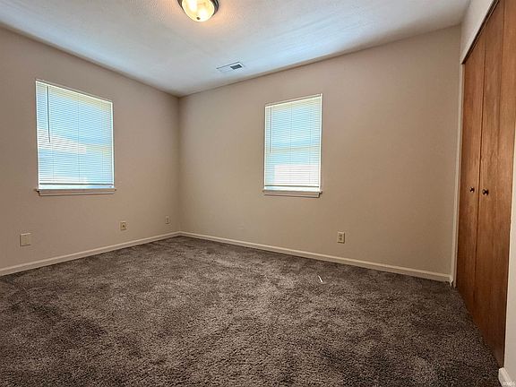 4th image of 1906 N Apperson Way