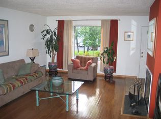 2 Westbrook Ct, Roselle, NJ 07203
