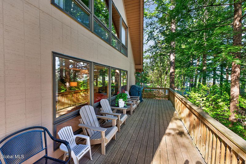 4th image of 55 Lakeview Drive