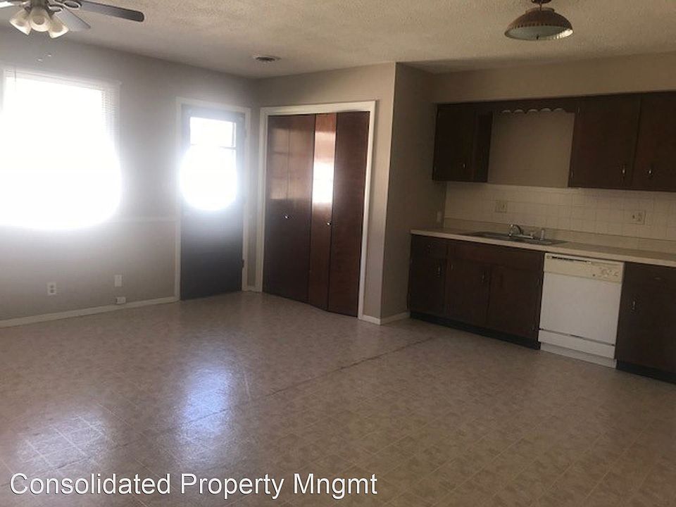 1st image of 3002 W Cypress Dr #8896169
