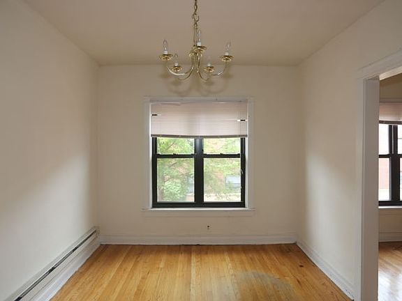 5th image of 815 W Waveland Ave APT 2S