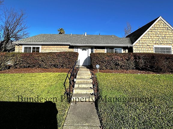 2nd image of 437 Casa Verde Cir