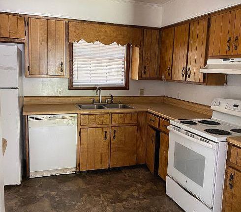 3rd image of 1306 Baymeadows Dr
