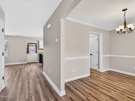 4th image of 513 Maggies Court