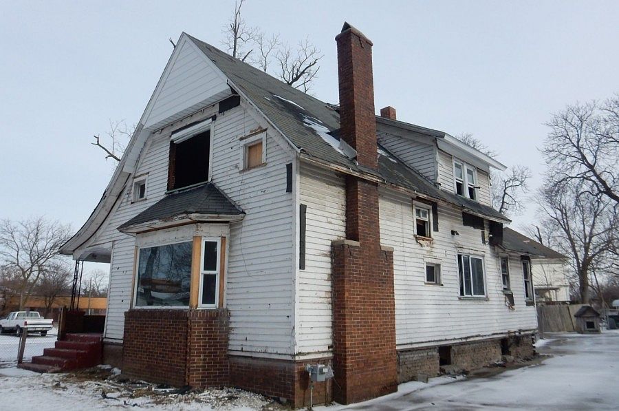 2nd image of 914 Emily St