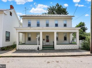 14 Chestnut St, Newville, PA 17241