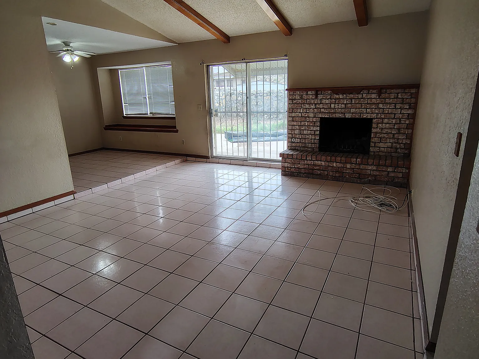 3 bed, 1316 sqft, $1,575 — Photo 3