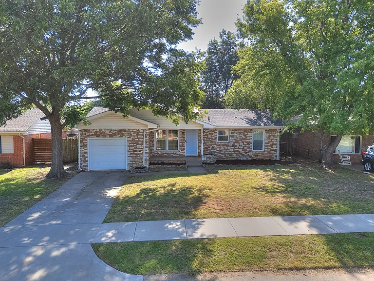 9608 Ridgeview Dr — Photo 2