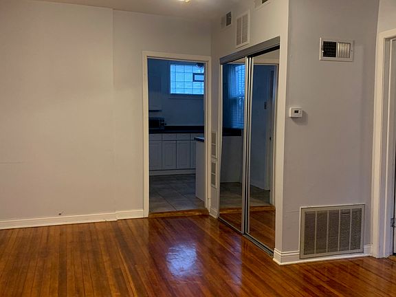2nd image of 3316 N Southport Ave APT 1R