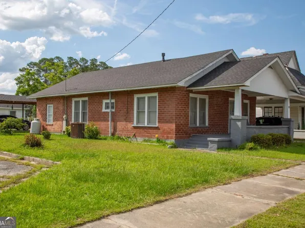 18 S Thomas St, Baxley, GA 31513