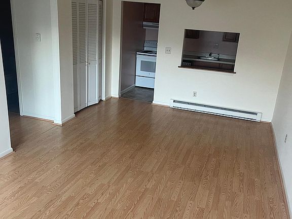 3rd image of 4 Hamre Ln #C