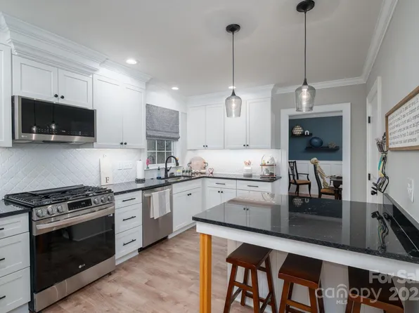 628 W 8th St, Newton, NC 28658