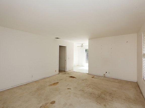 5th image of 740 Hacienda Dr