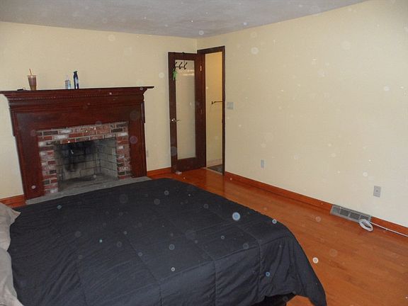 5th image of 27 Frances Dr #27