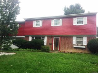 10 Aragon Ave, Latham, NY 12110