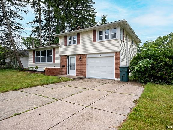 3rd image of 930 Sun Valley Dr