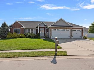 2800 Buckskin Trl, Springfield, IL 62711