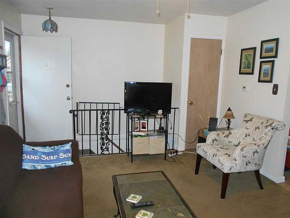 3rd image of 2118 Nebraska St APT 4