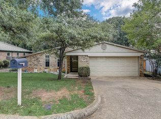4816 Crest Dr, Arlington, TX 76017
