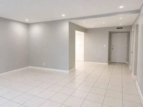 16800 NE 15th Ave APT 212, Miami, FL 33162