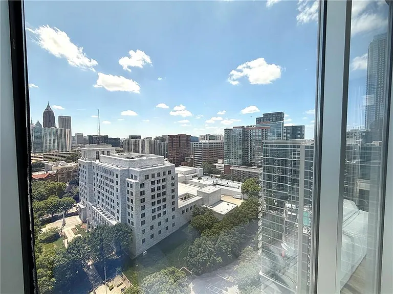 1080 Peachtree St NE #2110 — Photo 23