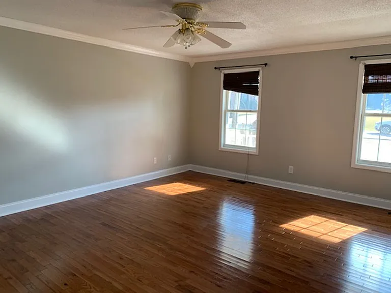 29125 Henderson Cir — Photo 7