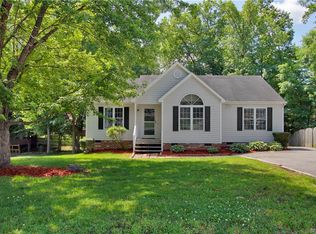 11319 Bailey Woods Dr, Midlothian, VA 23112