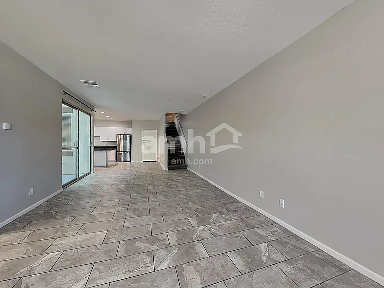 20785 W Thomas Rd — Photo 7