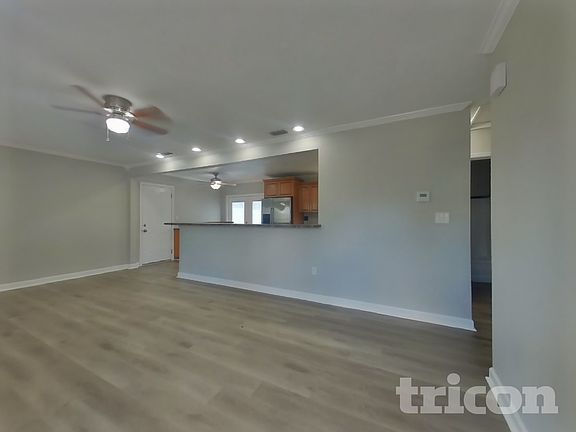 3rd image of 5834 5th Ave S