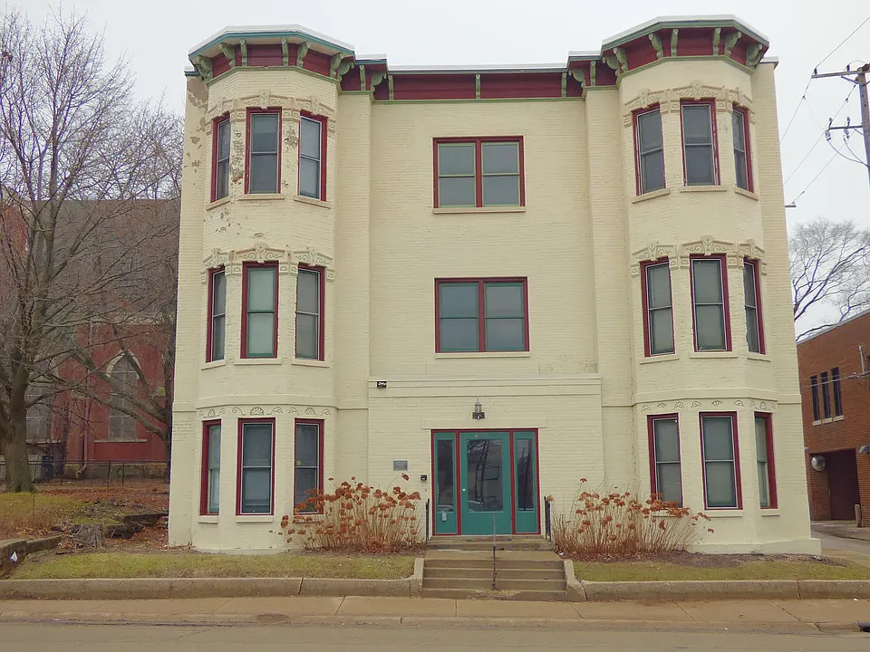 417 Walnut St #3