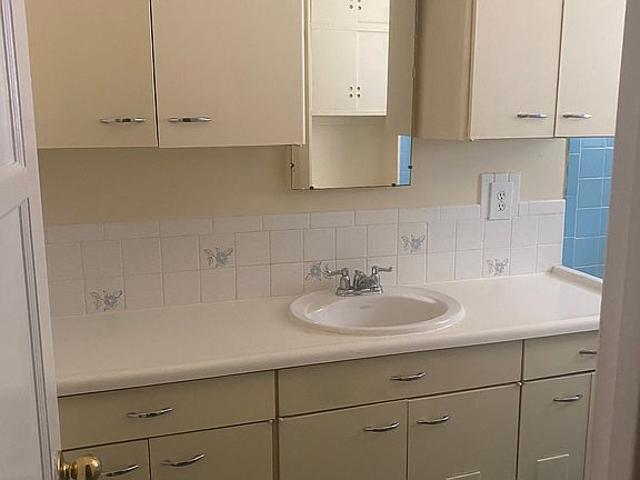 4th image of 75 S San Gabriel Blvd #2