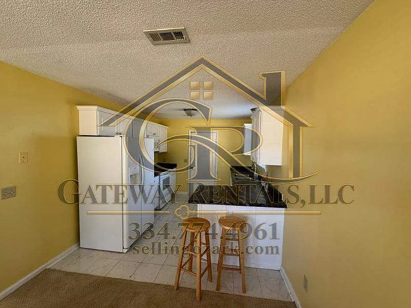 3 bed, 1196 sqft, $1,400 — Photo 3