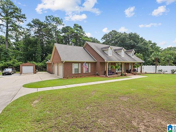 3rd image of 255 Kristin Ln