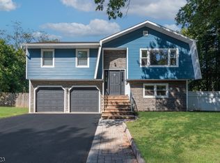 24 Rolling Rd, Somerset, NJ 08873