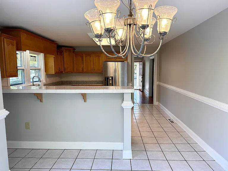 202 Hooper Ave SE — Photo 9