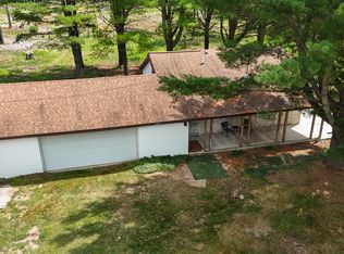 12504 N Pine Ave, Paris, MI 49677