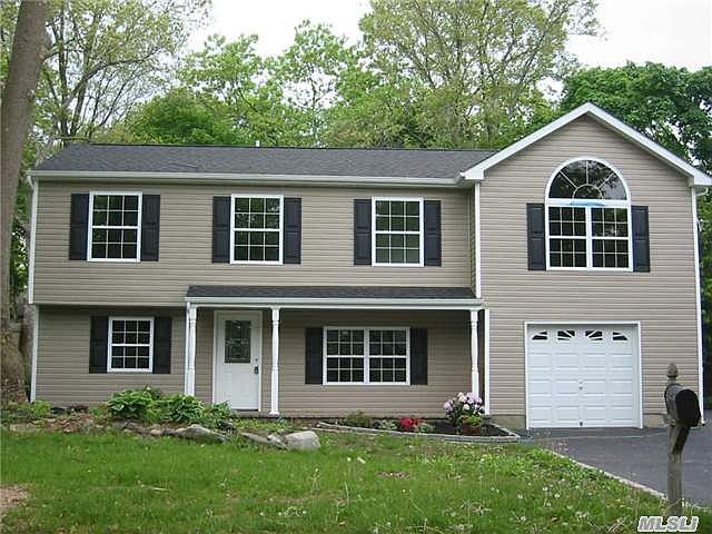 1st image of 17 Champlain St
