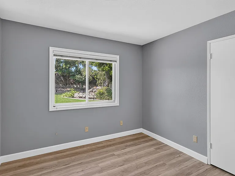 2372 Apple Tree Dr — Photo 16