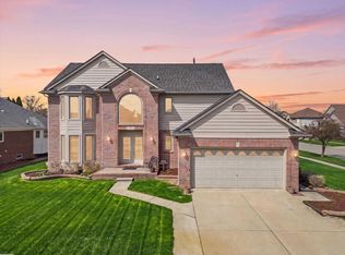 17857 Nick Dr, Macomb, MI 48044