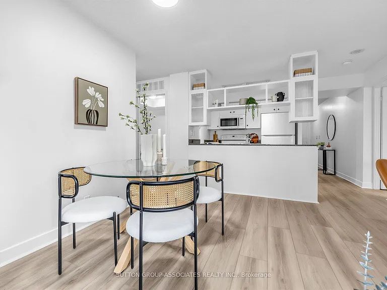 381 Front St W #611 — Photo 10