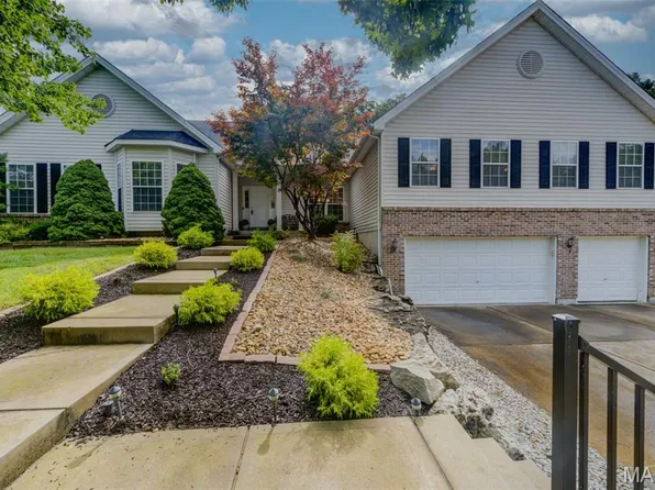 208 Churchill Downs Ct, Fenton, MO 63026