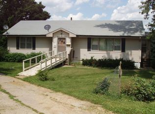 302 Knox St, Macedonia, IA 51549