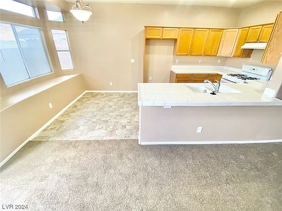 4th image of 2308 Crooked Creek Ave