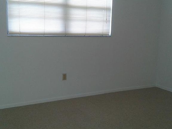 5th image of 5970 80th St N Unit 407