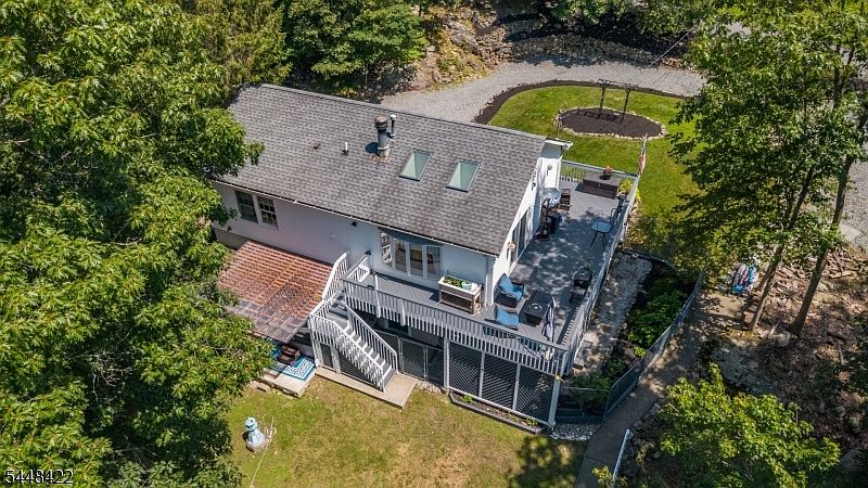 1st image of 38 Oneida Ave